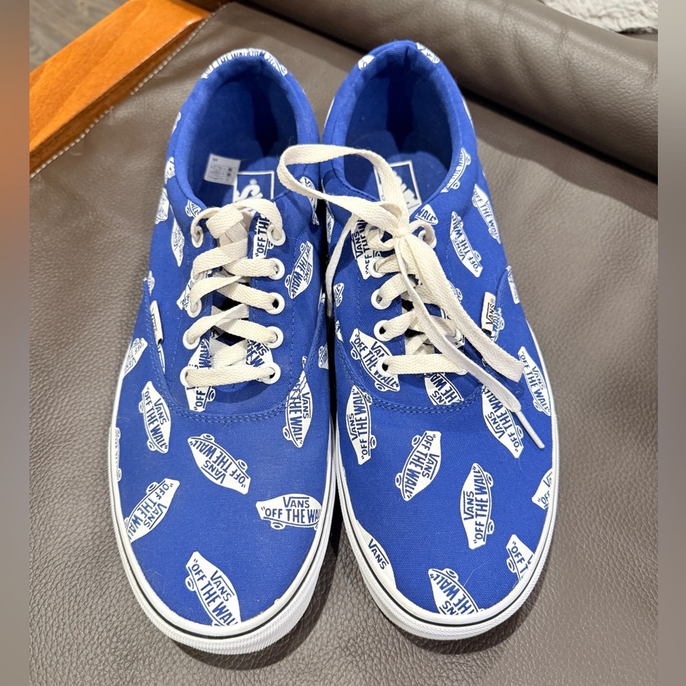 Men’s Vans shoes Blue with white design 11.5 New